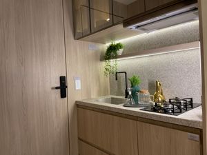 Image 6 - 874895
