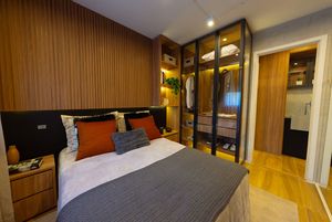 Image 19 - 874899