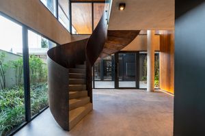 Image 14 - 5675