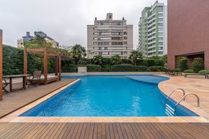 Image 32 - 885755