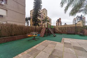 Image 40 - 885755