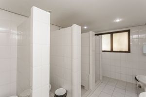 Image 32 - 811849