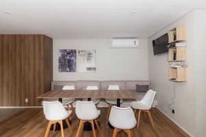 Image 35 - 749073