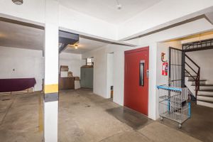Image 4 - 5757