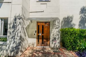 Image 32 - 856803
