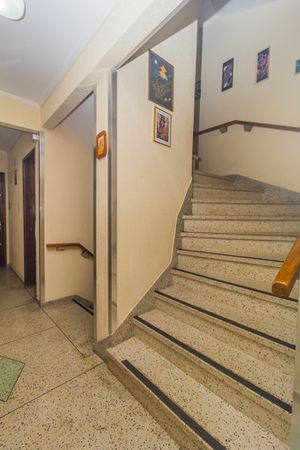 Image 29 - 876409