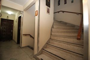 Image 25 - 876409