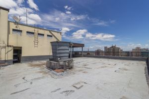 Image 10 - 581