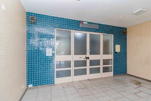 Image 31 - 915514