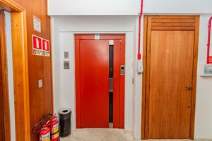 Image 30 - 918516