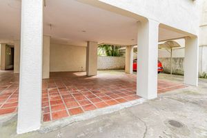 Image 32 - 902610