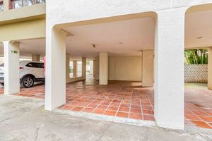 Image 33 - 902610