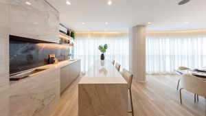 Image 15 - 878232