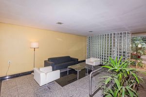 Image 19 - 876726