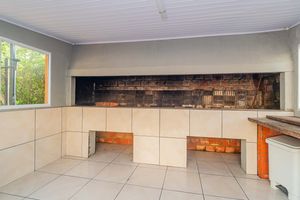 Image 20 - 927589