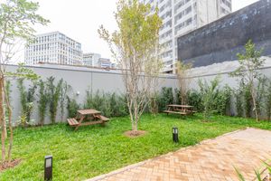 Image 8 - 60328