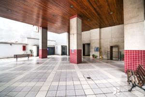 Image 29 - 869976
