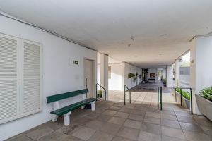 Image 29 - 376730