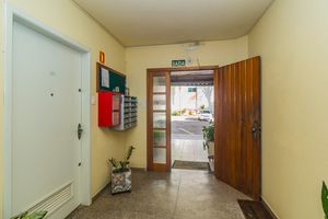 Image 19 - 876884