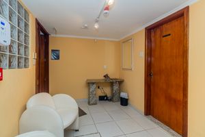 Image 31 - 881055