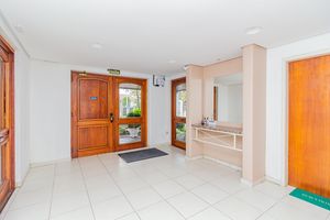 Image 19 - 131586