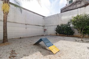 Image 65 - 880110