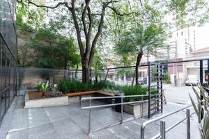 Image 23 - 882444