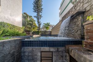 Image 11 - 887951