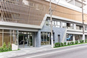 Image 23 - 883802