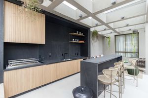 Image 27 - 883802