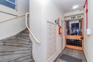Image 32 - 280004