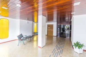 Image 3 - 647