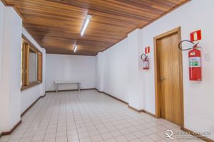 Image 3 - 239285