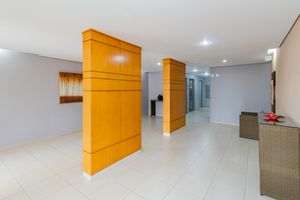 Image 32 - 884200