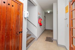 Image 27 - 927815