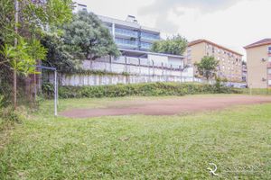 Image 17 - 881423