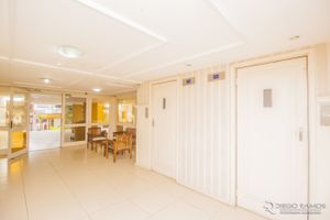 Image 21 - 730251