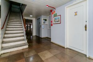 Image 3 - 6580