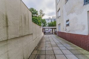 Image 26 - 751993