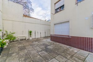 Image 27 - 751993