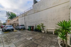 Image 29 - 751993