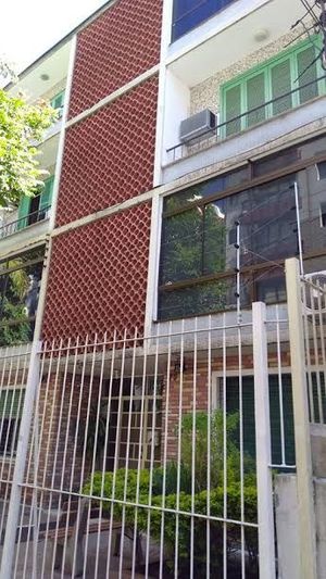 Image 19 - 904956