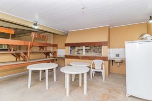 Image 30 - 875439