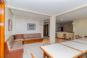 Image 37 - 875439