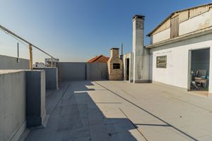 Image 40 - 885846