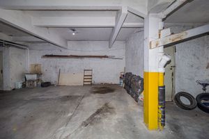 Image 28 - 851231
