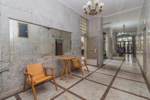 Image 39 - 880867