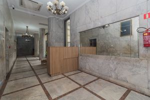 Image 37 - 880867