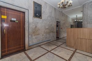 Image 36 - 880867