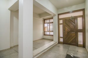 Image 11 - 6712